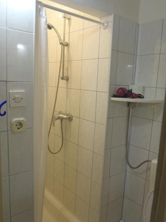Guesthouse Sermageova Zagreb Oda fotoğraf