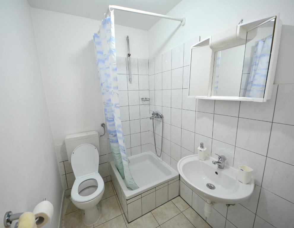 Guesthouse Sermageova Zagreb Oda fotoğraf